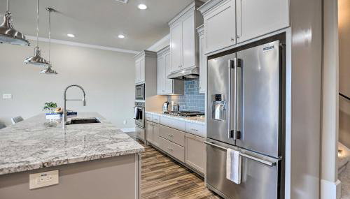 Elegant Lake Conroe Townhome with Boat Slip! - Foto 4