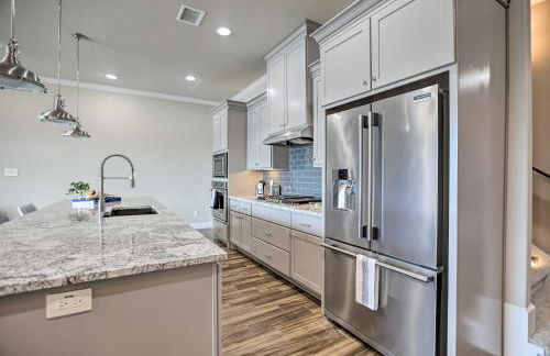 Elegant Lake Conroe Townhome with Boat Slip! - Foto 4