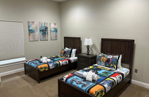 Luxury Mansion Pool Hot Tub Theater Outdoor Kitchen BBQ GM RM 2 Miles Disney - Foto 46