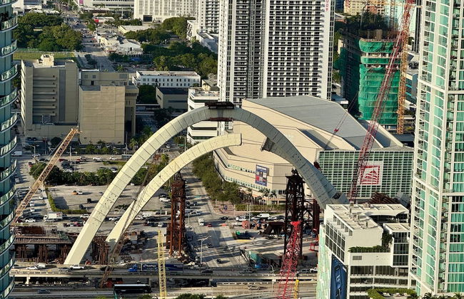 Sky-high Luxury in Downtown Miami - Photo 31