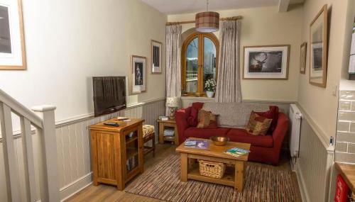 The Dovecote, Stoke Farthing Courtyard - Photo 3