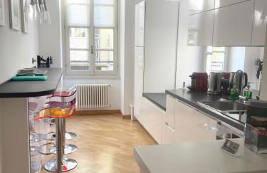 CHARMING COMO - Apartment downtown in the pedestrian area with 2 double bedrooms and 2 complete bathrooms a spacious living room and full equipped kitchen - Foto 4