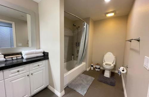 Spacious 2 Bed, 2-Bath Apartment in Monterey Park - Foto 5