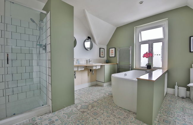 4 Bed House with Pool Table & Parking - Foto 66