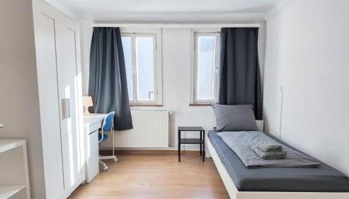 ALFA 4 Zimmer-Apartment Kornwestheim bei Stuttgart Zentral 5 Betten l Bad Küche WLAN WM l LANGZEITAUFENTHALTE l Bath Kitchen 5 Beds WIFI WM l LONG STAY - Foto 5, towels, wardrobe