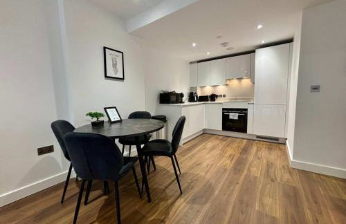 1 Bed Serviced Apartment Bracknell 5 mins from station - Photo 25