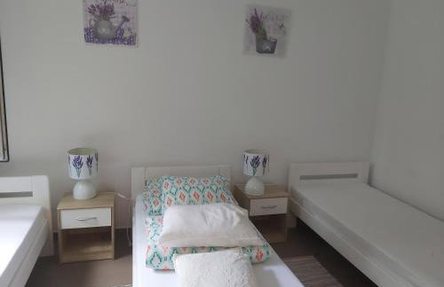 Leśne Zacisze Kretowiny 88 nad jeziorem Narie z własnymi pomostami apartamenty sezonowe lato - Foto 14