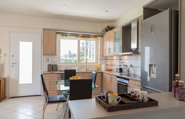 Bright & Spacious two-floor Family Garden Home - Foto 17