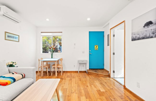 Scenic Retreat With Deck Stunning Views in LA - Foto 15