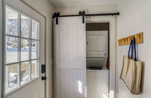 Lakefront Escape with Dock! Hudson Valley Home - Foto 21