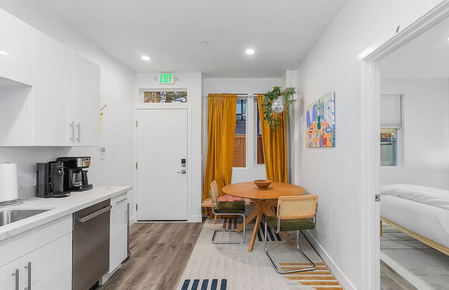 Calm Urban Abode steps to Volunteer Park - Foto 10