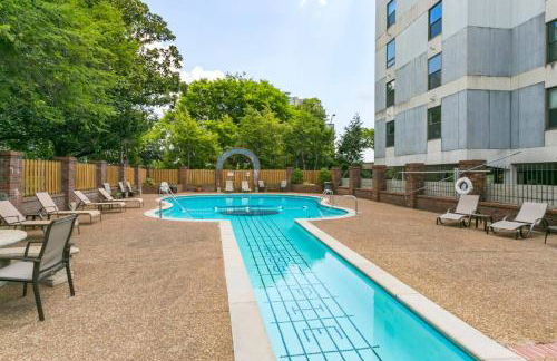 Two Condos on Music Row that Sleeps 14 with POOL and Parking - Foto 9