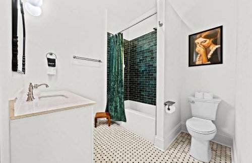 Gatsby House Mansion w Game Lounge & Hot Tub - Foto 42