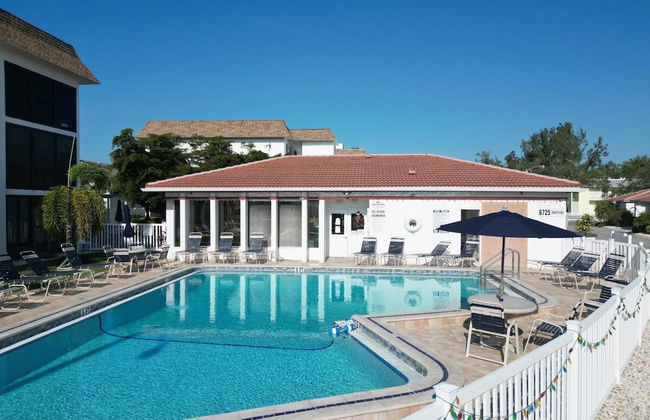 Beach Bliss 2BR Tropical Retreat Heated Pool - Foto 20