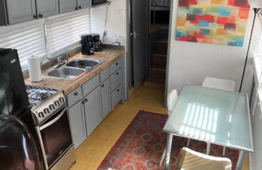 Updated houseboat on the river! - Foto 8