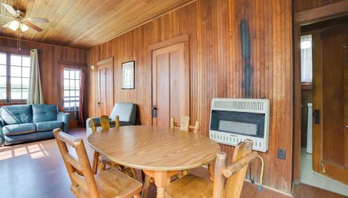 Beach and Dock Access! Cabin 6 in Cedarville Resort - Foto 4