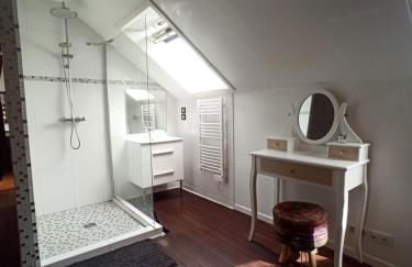 Charmante maison avec piscine chauffée, salle de cinéma et bar - Foto 26