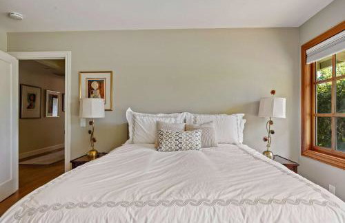 10 Acre Estate with Views Teahouse and Pickleball Court - Foto 36