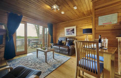 Chiffchaff Lodge with Hot tub - Foto 14