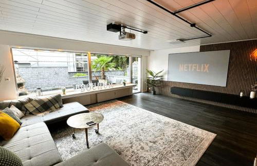 Geräumiges Apartment mit XXL Leinwand I Parkplatz I WiFi - Foto 1