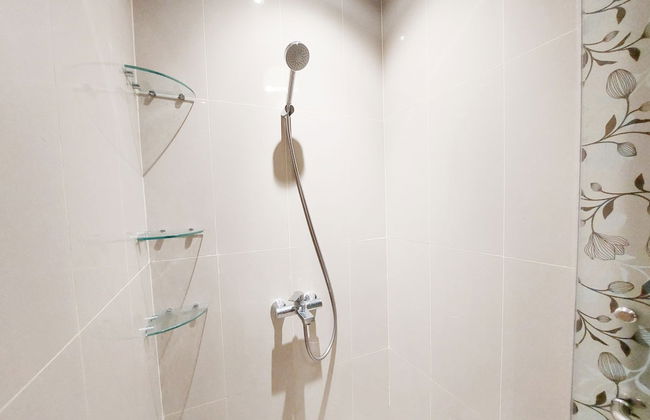 Brand New and Nice 2BR Apartment at The Reiz Condominium Medan By Travelio. - Foto 14