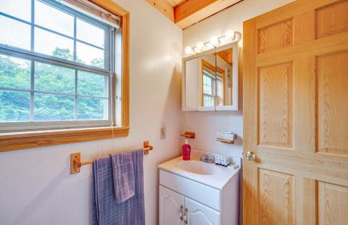 5 Mi to Jay Peak Resort Cabin with Pond Access! - Foto 16