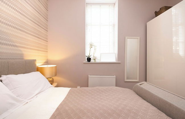 The Lane Apartment - Photo 6