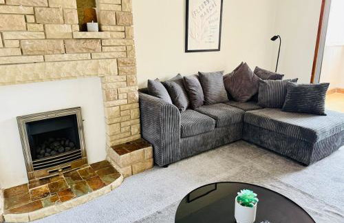 Professional 4BR House - Lace Market, Uni, QMC, City Centre & M1 - Sleeps 8 - Foto 8