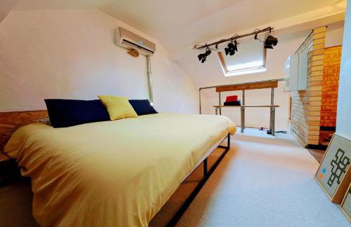 Garage Number 9 Private Urban Loft Apartment with Jacuzzi in Le Dorat - Foto 17