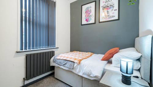 Spacious 3-Bedroom Home Near City Centre with Parking - Foto 4