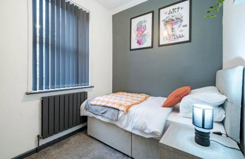 Spacious 3-Bedroom Home Near City Centre with Parking - Foto 4