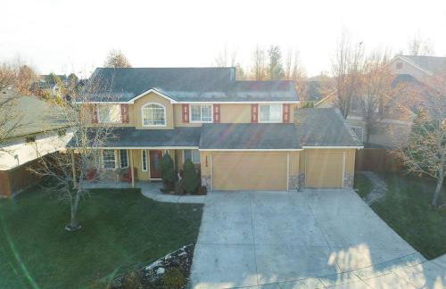 Prime Location The Village Green Room Desk - Foto 8