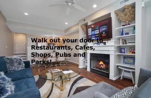 Lux Townhouse, Walk to All, Sleeps 6 Adults - Photo 1