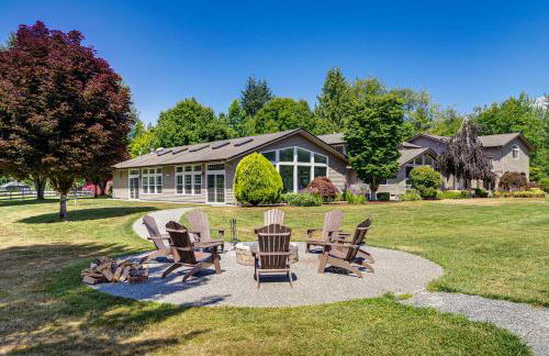 Private Pond and Indoor Pool Grand Arlington Villa! - Foto 42