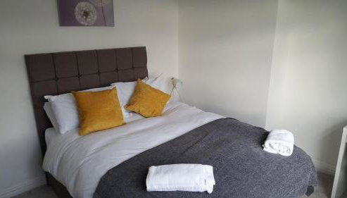 Goswick House - Entire 4Bed House Serviced Accommodation Newcastle FREE WIFI & FREE 2 OFF STREET PARKING SPACES UK - Foto 5