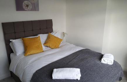 Goswick House - Entire 4Bed House Serviced Accommodation Newcastle FREE WIFI & FREE 2 OFF STREET PARKING SPACES UK - Foto 5