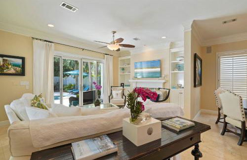 Tropical Dreams by the Sea - Vacation Home with Private Pool & Close Proximity to Beach - Foto 10