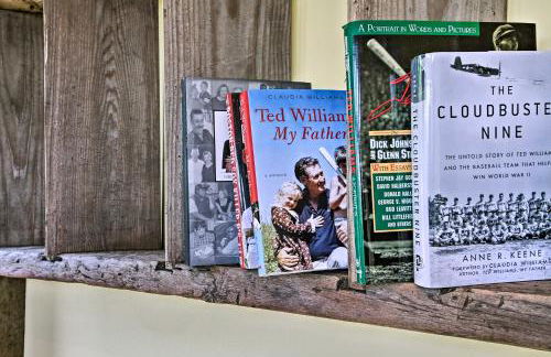 Red Sweetheart Barn Studio with Mtn and River Views! - Foto 23