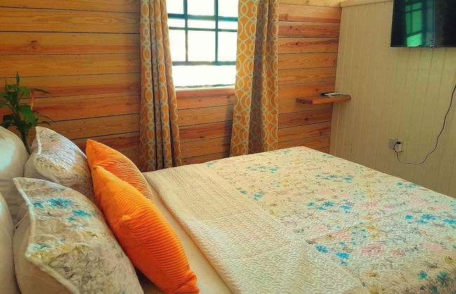 Pinard's Mountain Resort- Cottage 6 - Photo 9