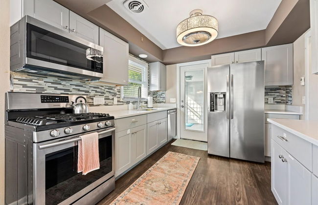 Brew City Game Room Fenced Yard Sleeps 13 - Foto 3