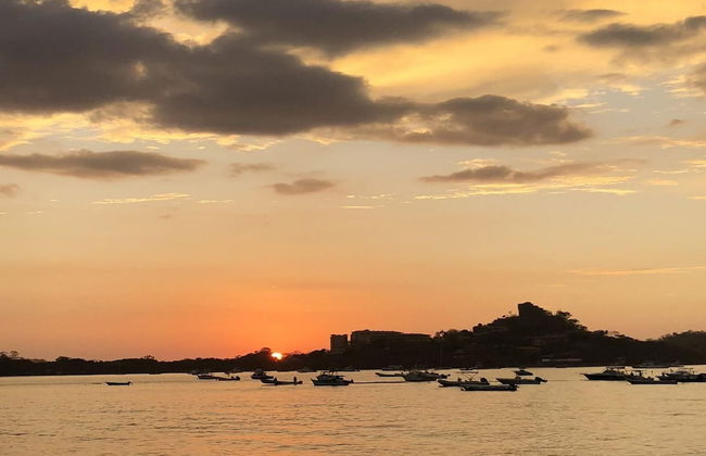 Nicely priced duplex in Surfside with private pool and AC in every room - Photo 41