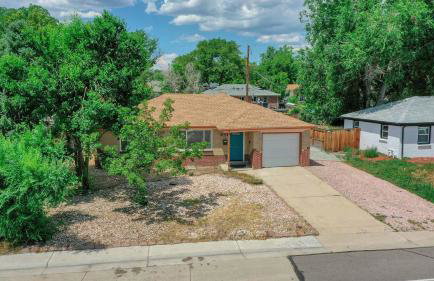 Arvada Private Family Home with Two King Beds - Foto 7