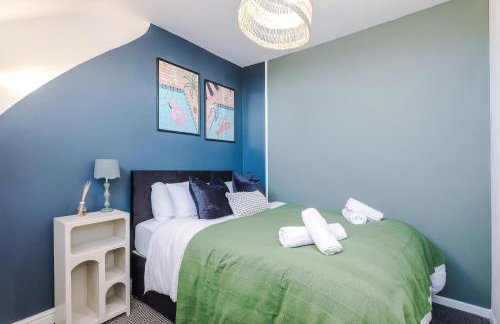 BIG House for Business Stays in Barnsley with 6-bedrooms & 8 Beds by PureStay - Foto 11