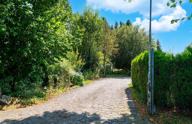 Spacious Villa With Tennis - Photo 32