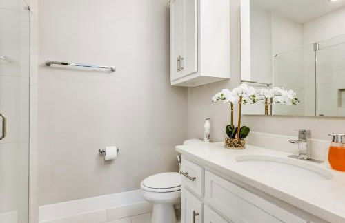 Skyline view of Downtown Dallas 3 story home! - Foto 8