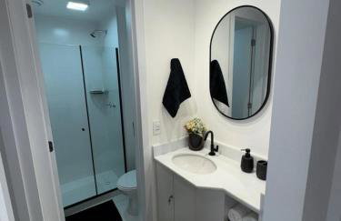 Apartamento mobiliado, com piscina e estacionamento na Barra da Tijuca - Foto 8