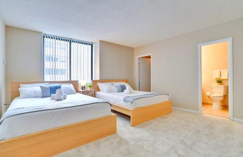 Modern Crystal City Apartment Top Amenities & Prime Location - Photo 20