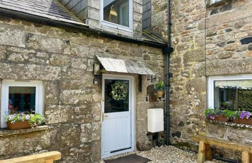 Stunning 4 Bed Pet Friendly Cottage with Hot Tub - Foto 9