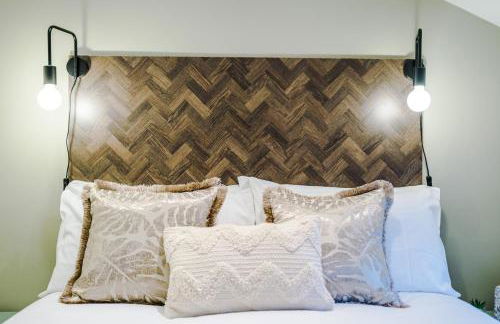 Foden's House by YourStays - 2 Bedroom Cottage in Sandbach with gorgeous dining room extension, High end finish - Foto 45