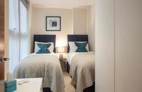 Westminster 2 bed 2 bath apartment with Air-Con - Photo 2